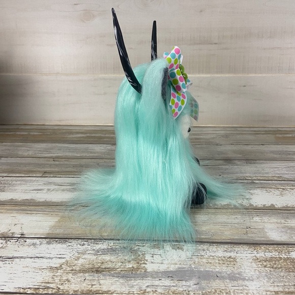 Highland Cow Coo Gnome Aqua Handmade White Pink Daisy Flower Bow Farmhouse Decor - Picture 11 of 11